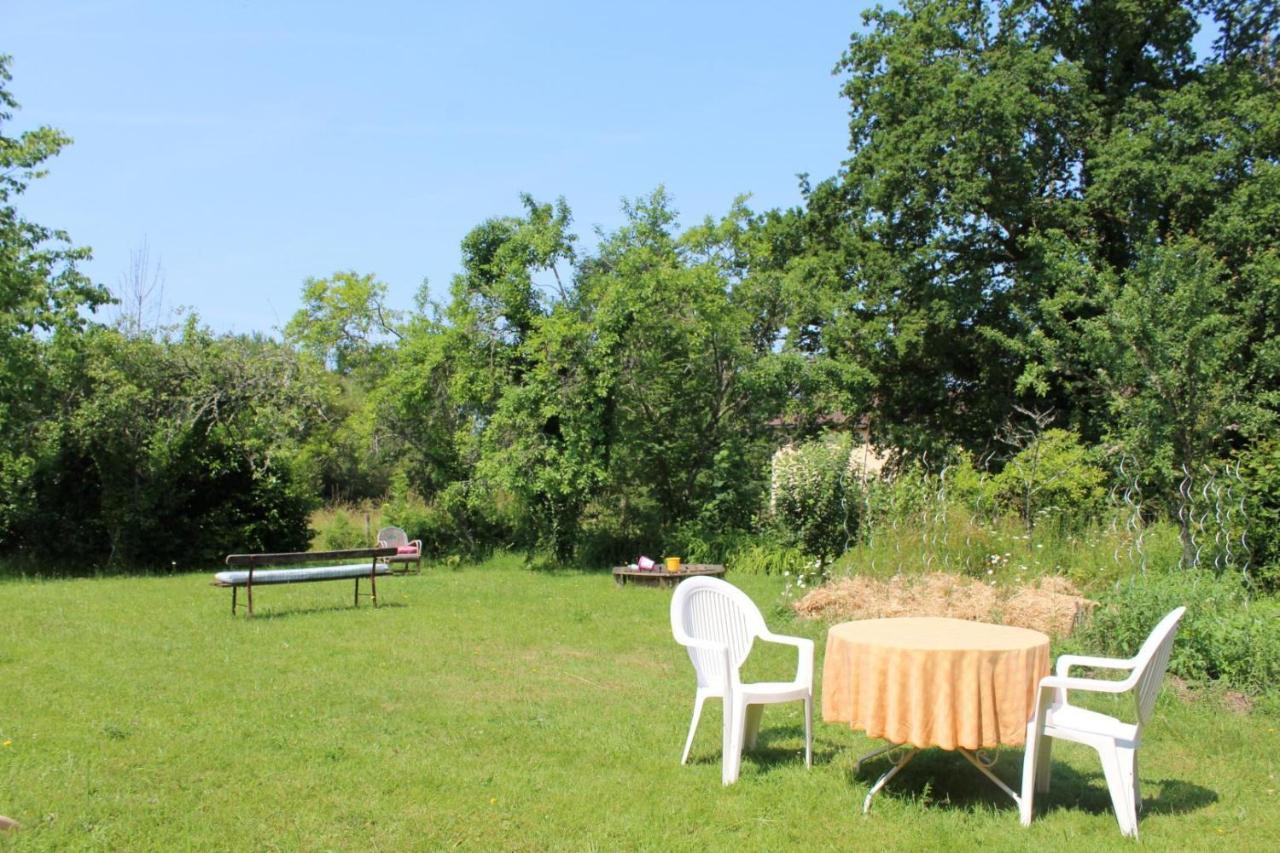 Bed and Breakfast Les Vieux Fourneaux à Nantiat Extérieur photo